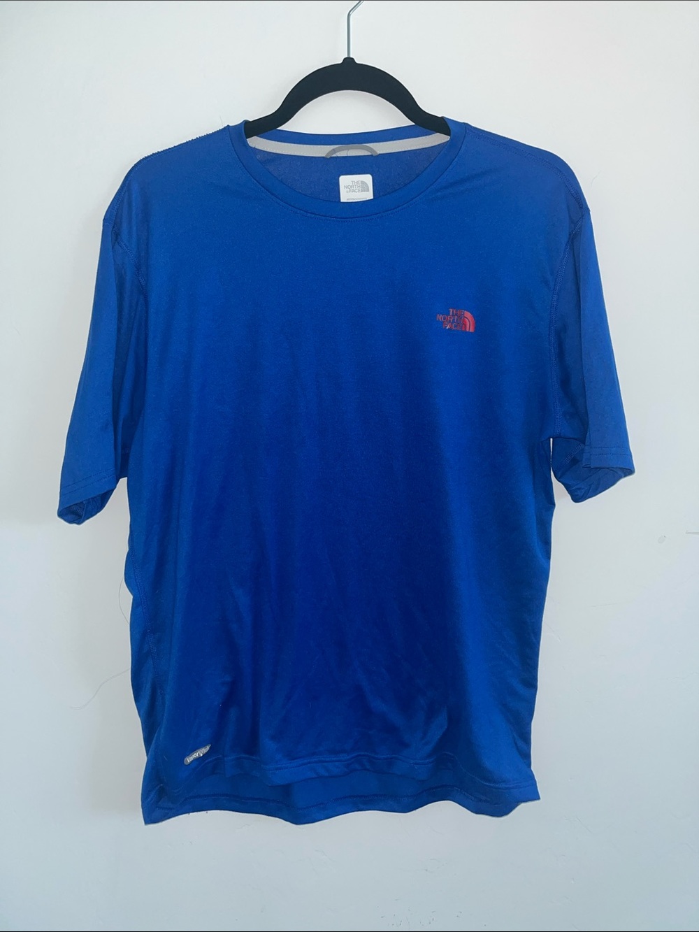 The North Face Blue Short Sleeve Vapor Wick Tee with Red Logo size Medium